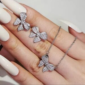 New Luxury Butterfly silver plated necklace with earrings